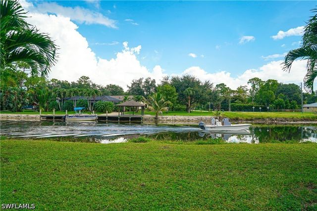 1223 Commonwealth CIR 102, Naples, FL 34116