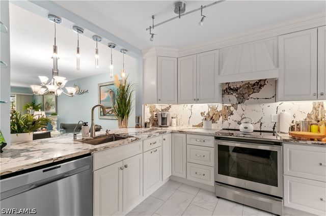 1223 Commonwealth CIR 102, Naples, FL 34116