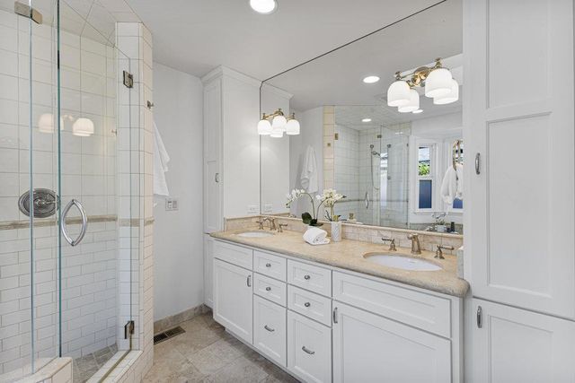 2150 Valparaiso Avenue, Menlo Park, CA 94025