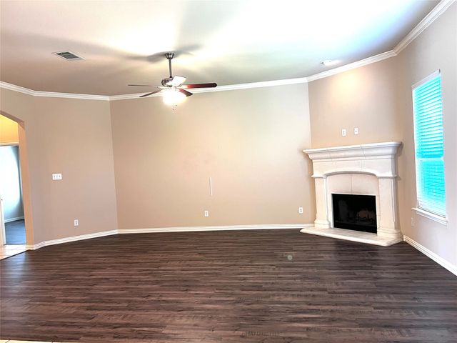 217 Creekwood Drive, Princeton, TX 75407