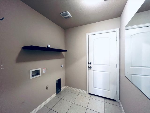 217 Creekwood Drive, Princeton, TX 75407