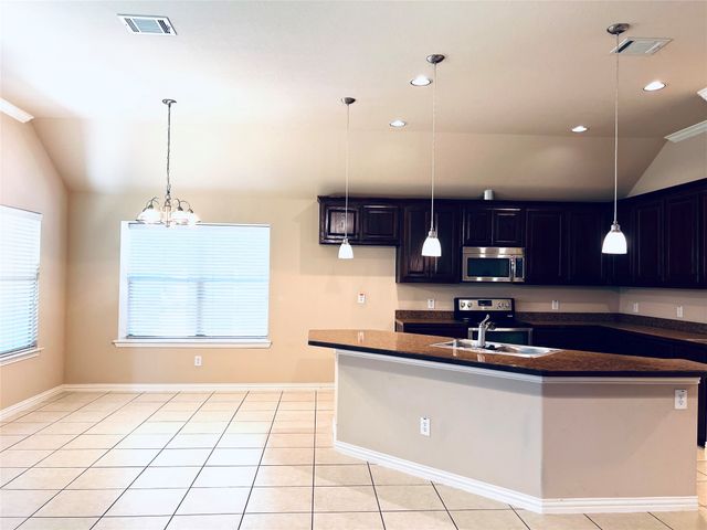 217 Creekwood Drive, Princeton, TX 75407