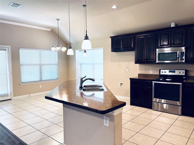 217 Creekwood Drive, Princeton, TX 75407