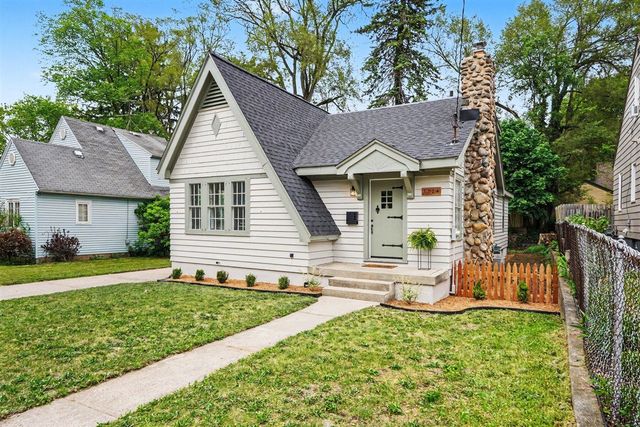 1724 Rossman Avenue, Grand Rapids, MI 49507