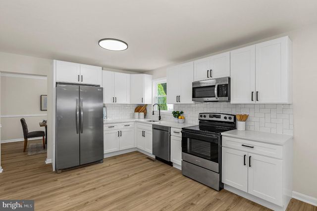 8036 FOXTAIL LN, Glen Burnie, MD 21061