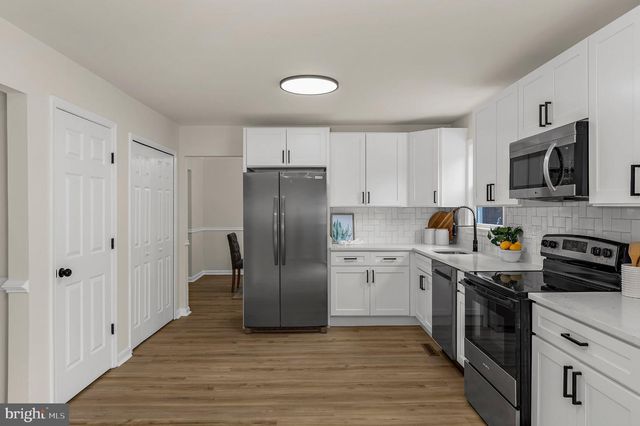 8036 FOXTAIL LN, Glen Burnie, MD 21061