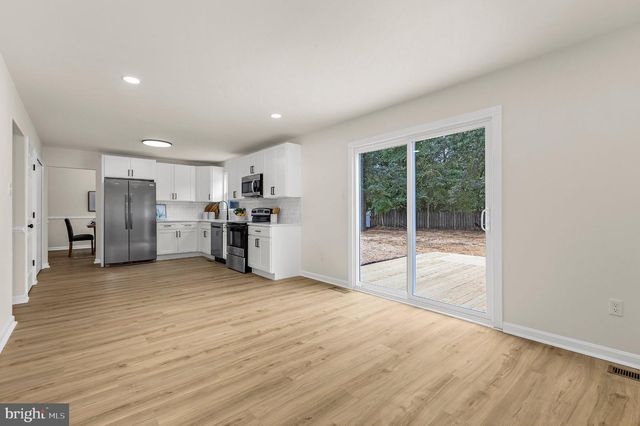 8036 FOXTAIL LN, Glen Burnie, MD 21061