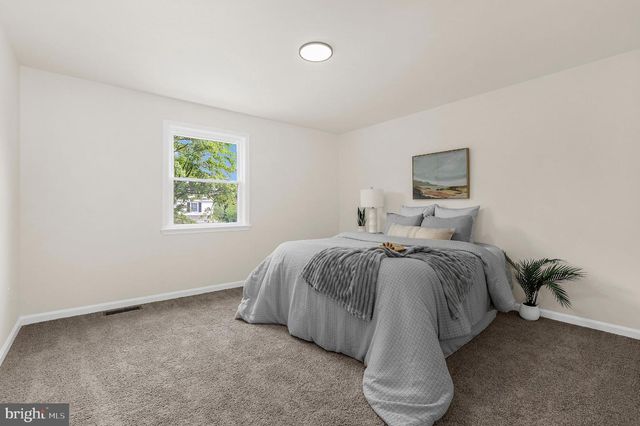 8036 FOXTAIL LN, Glen Burnie, MD 21061