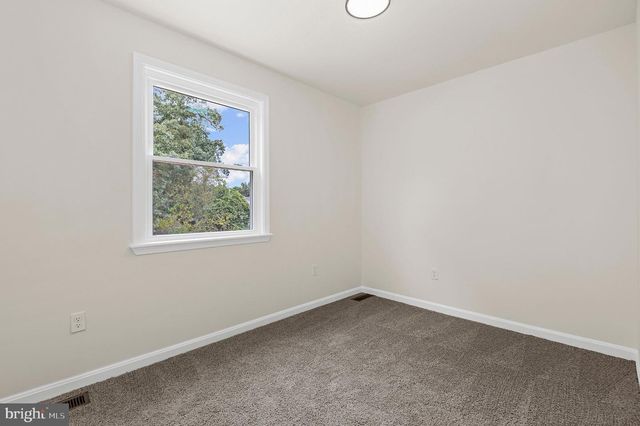 8036 FOXTAIL LN, Glen Burnie, MD 21061