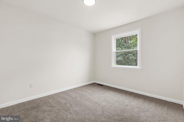 8036 FOXTAIL LN, Glen Burnie, MD 21061