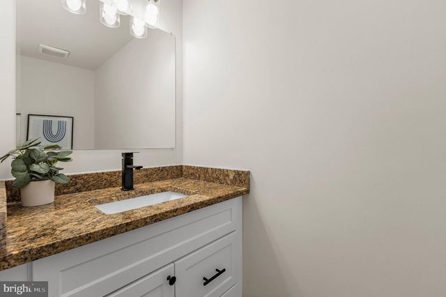 8036 FOXTAIL LN, Glen Burnie, MD 21061
