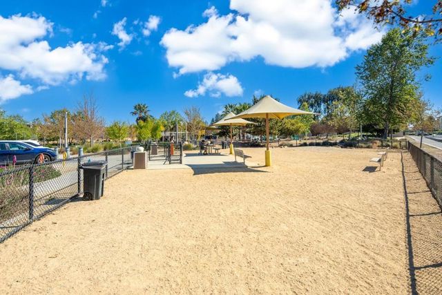 400 Siam Terrace 5, Sunnyvale, CA 94089