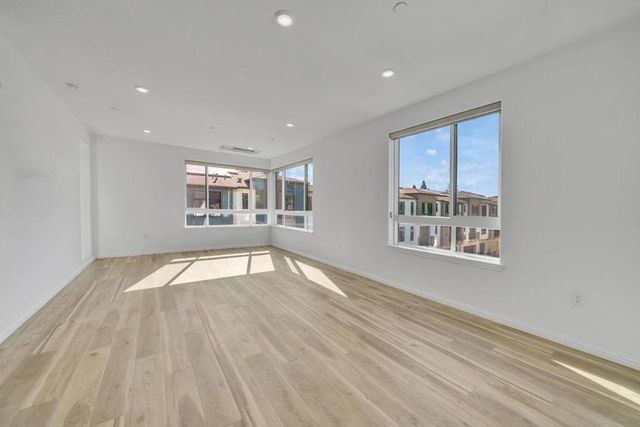 400 Siam Terrace 5, Sunnyvale, CA 94089