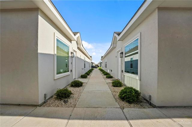 5700 Swallow Avenue 4, Mcallen, TX 78573
