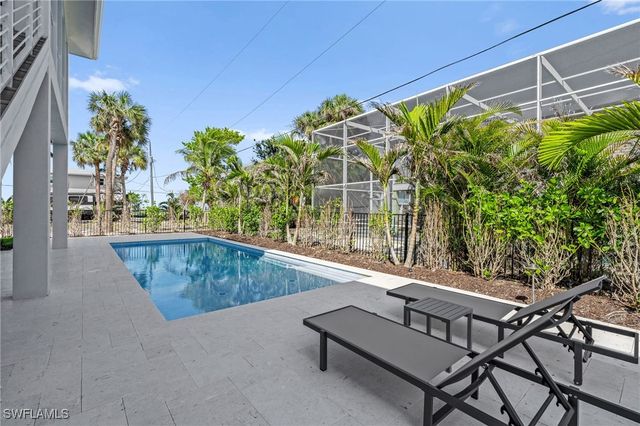 117 Hercules DR, Fort Myers Beach, FL 33931