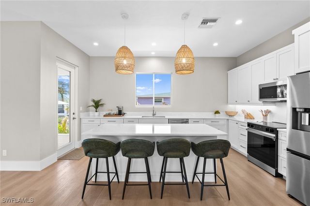 117 Hercules DR, Fort Myers Beach, FL 33931