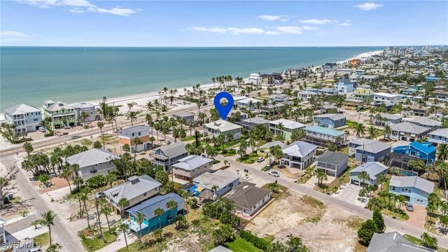 117 Hercules DR, Fort Myers Beach, FL 33931