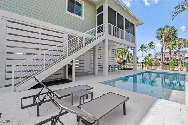 117 Hercules DR, Fort Myers Beach, FL 33931