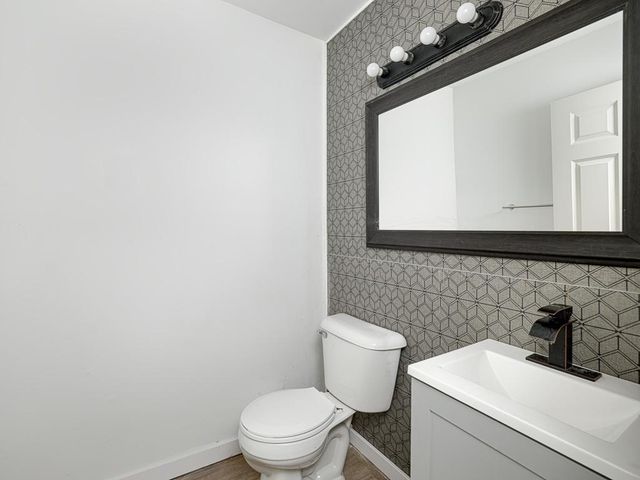1223 Oliver Avenue N, Minneapolis, MN 55411