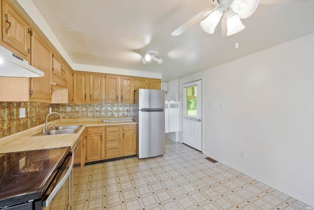 260 S Pyracantha Circle, Santa Claus, IN 47579