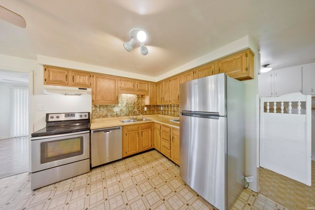 260 S Pyracantha Circle, Santa Claus, IN 47579