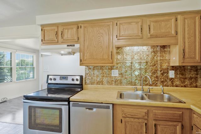 260 S Pyracantha Circle, Santa Claus, IN 47579