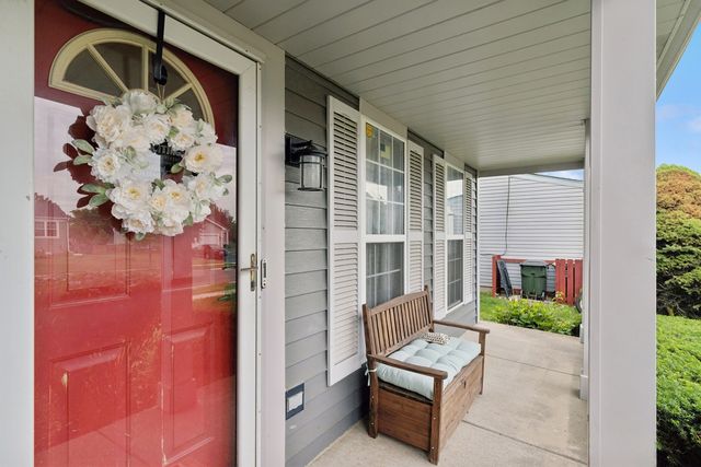 125 W Sprucewood Lane, Round Lake Beach, IL 60073