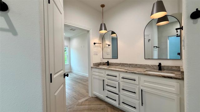 110 Cove Place Court, Conroe, TX 77356