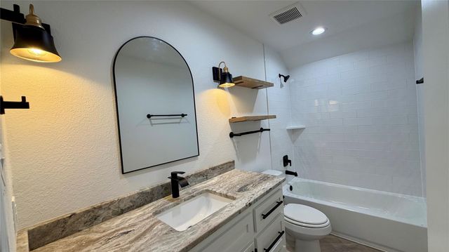 110 Cove Place Court, Conroe, TX 77356