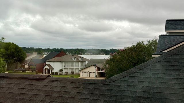 110 Cove Place Court, Conroe, TX 77356