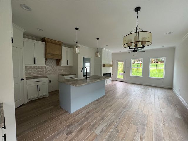 110 Cove Place Court, Conroe, TX 77356