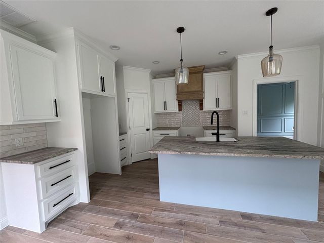 110 Cove Place Court, Conroe, TX 77356