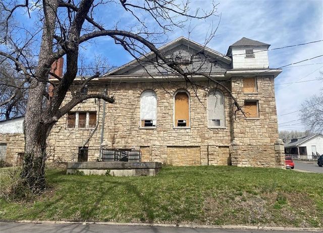 2830 N 17th Street, Kansas City, KS 66104