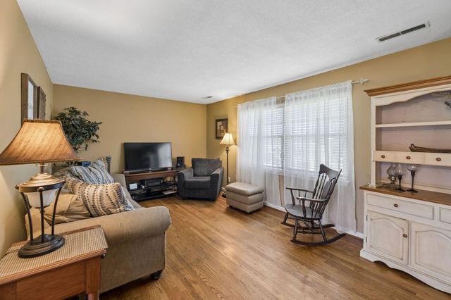 72 Milford Drive, Rossville, GA 30741