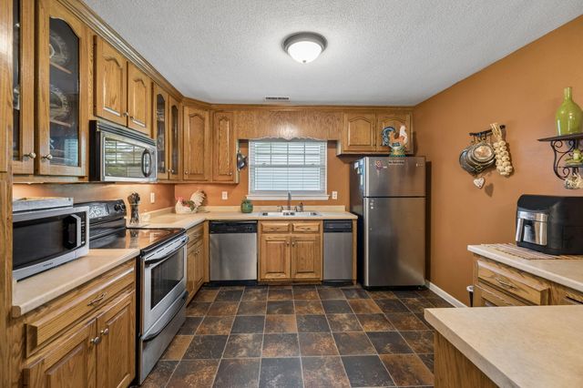 72 Milford Drive, Rossville, GA 30741