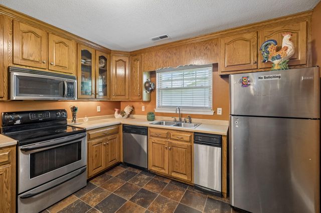 72 Milford Drive, Rossville, GA 30741