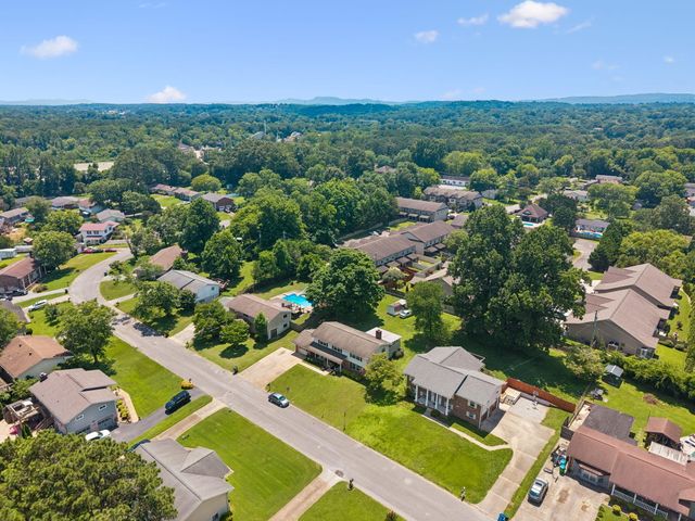 72 Milford Drive, Rossville, GA 30741