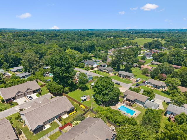 72 Milford Drive, Rossville, GA 30741