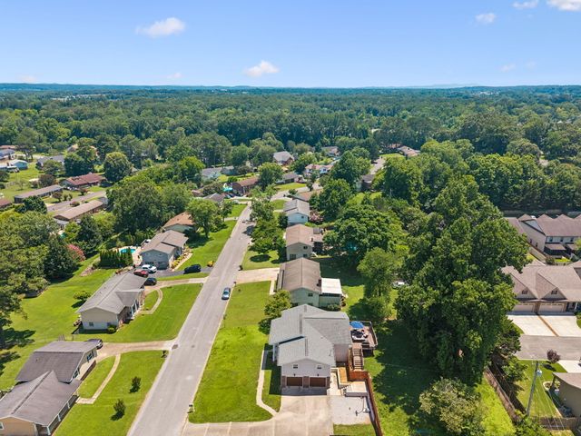72 Milford Drive, Rossville, GA 30741