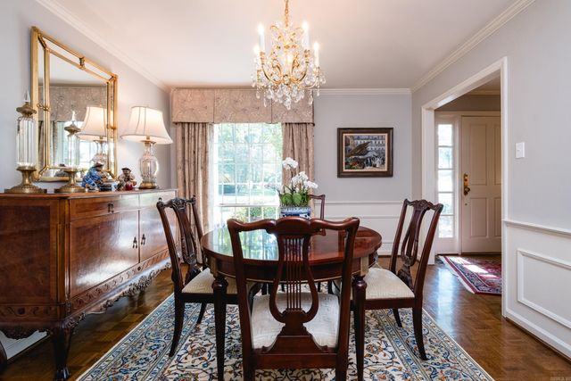 4 Hillandale Drive, Little Rock, AR 72227