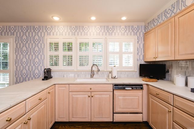 4 Hillandale Drive, Little Rock, AR 72227