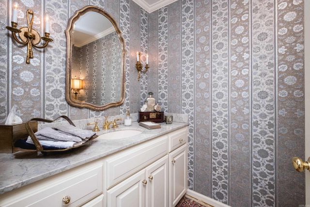 4 Hillandale Drive, Little Rock, AR 72227