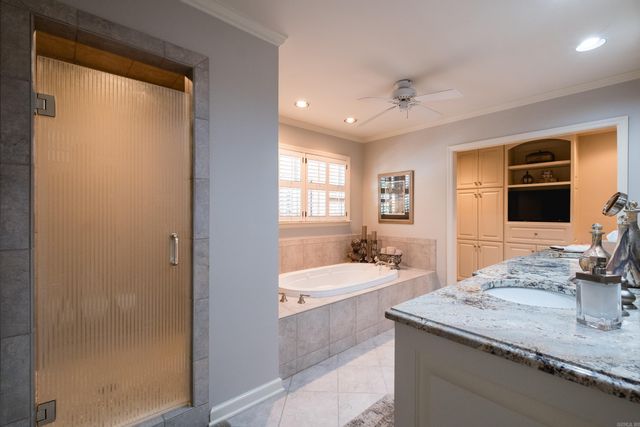 4 Hillandale Drive, Little Rock, AR 72227