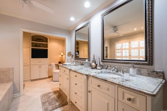 4 Hillandale Drive, Little Rock, AR 72227