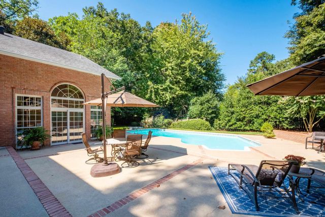 4 Hillandale Drive, Little Rock, AR 72227