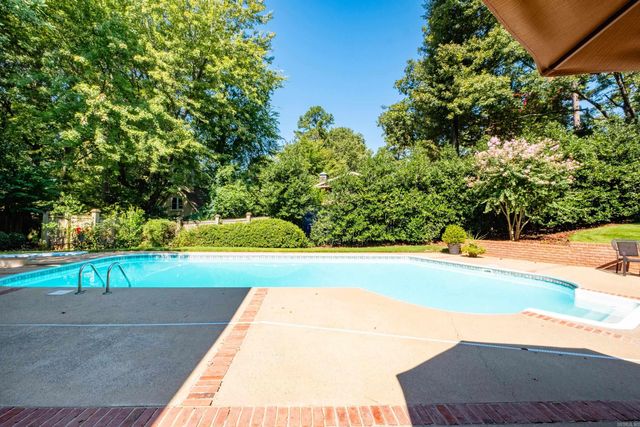 4 Hillandale Drive, Little Rock, AR 72227