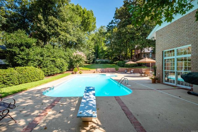 4 Hillandale Drive, Little Rock, AR 72227