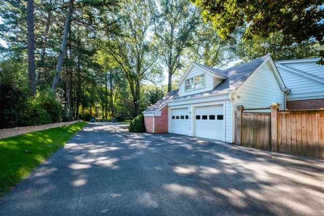 4 Hillandale Drive, Little Rock, AR 72227