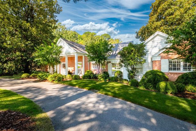 4 Hillandale Drive, Little Rock, AR 72227