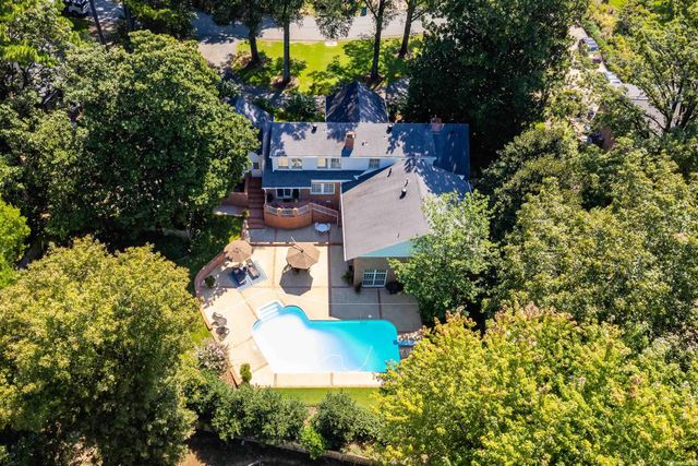 4 Hillandale Drive, Little Rock, AR 72227